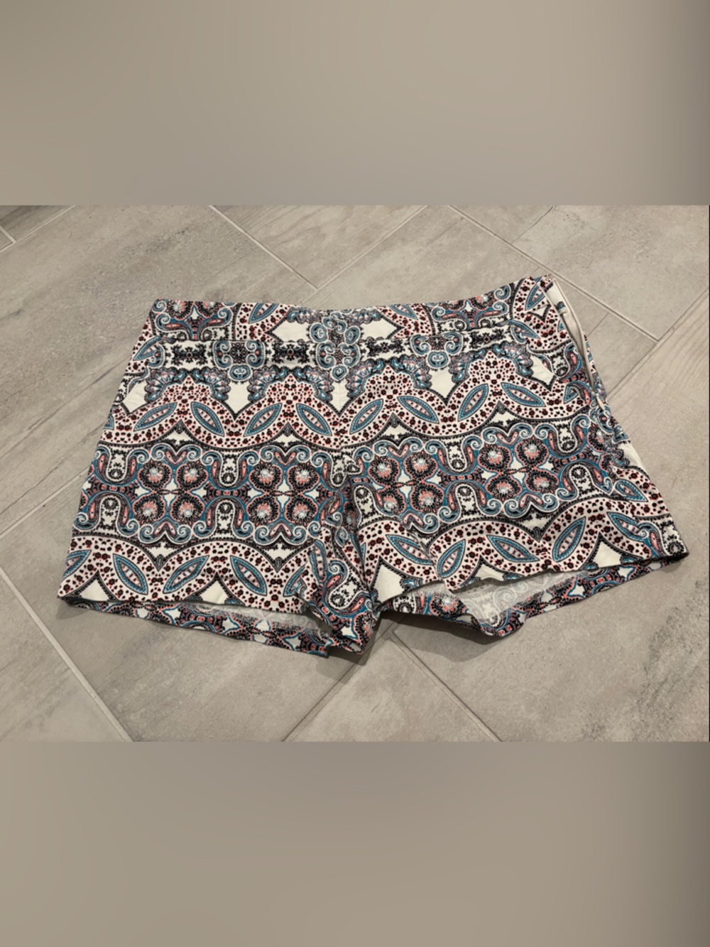 Express Multicolor Paisley Print Women’s Shorts - White, Blue, Pink